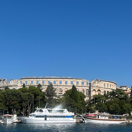 Lungo Mare Apartment With Terrace Pola Esterno foto